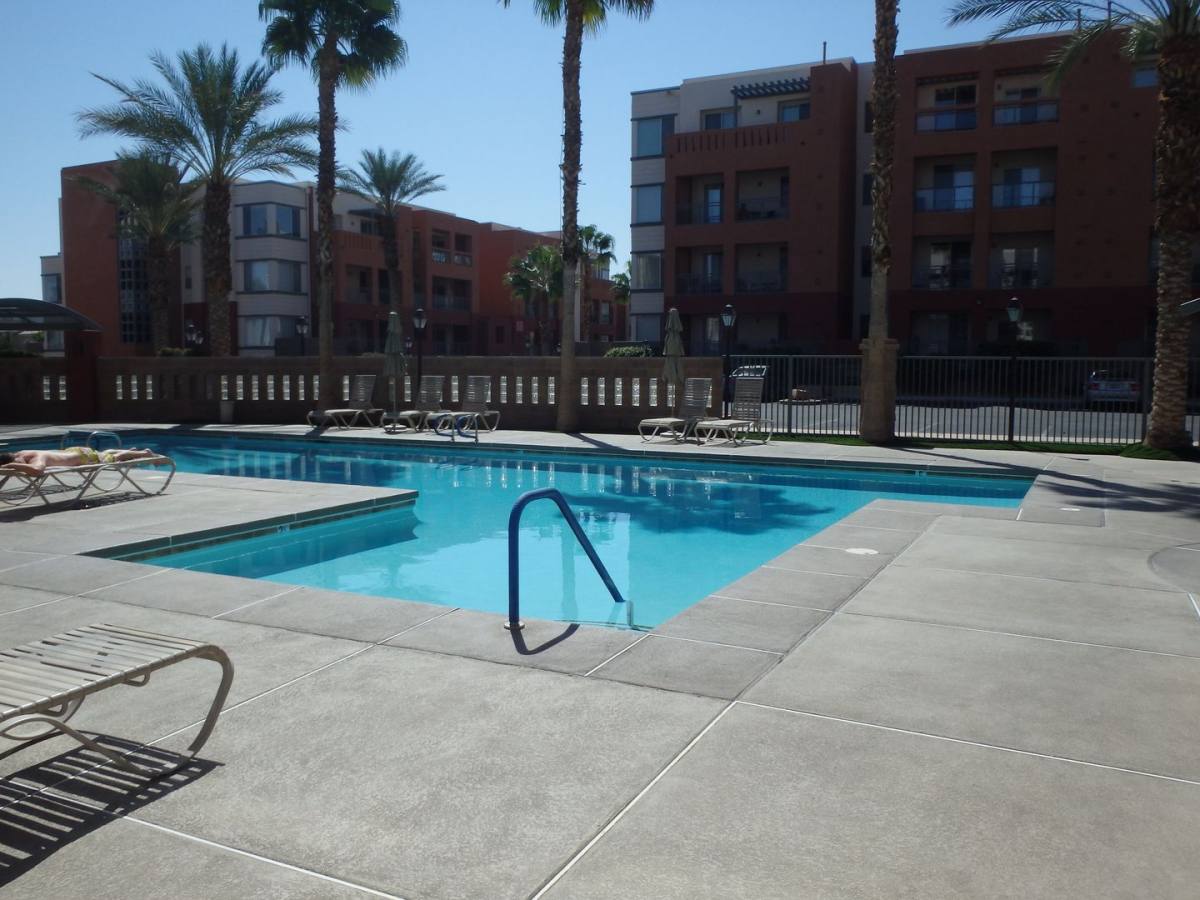 Apartment for rent at 27 E Agate, Las Vegas, NV 89123