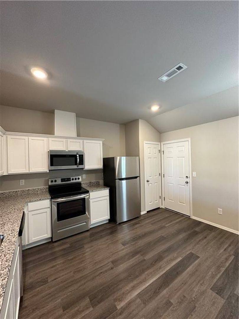 House for rent at 6801 SW Chestnut Hill Rd, Bentonville, AR 72713