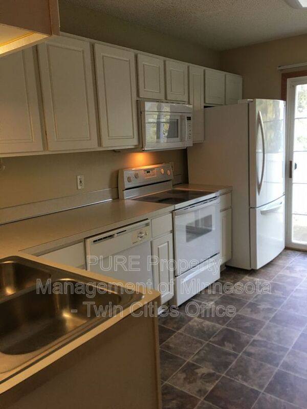 Townhouse for rent at 6444 158th St W, Saint Paul, MN 55124