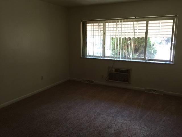 Apartment for rent at 1102, 1120-1140 E Erie Ave, Lorain, OH 44052