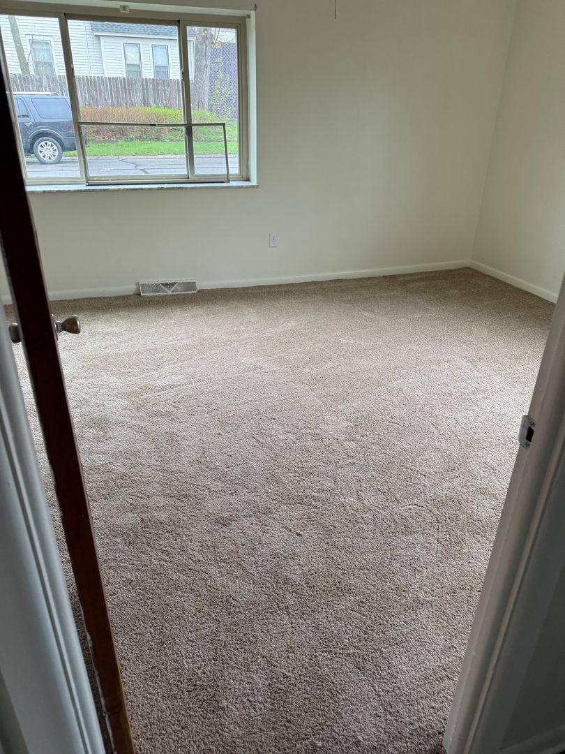 Apartment for rent at 1102, 1120-1140 E Erie Ave, Lorain, OH 44052