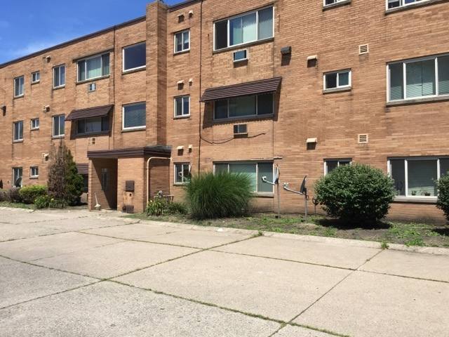 Apartment for rent at 1102, 1120-1140 E Erie Ave, Lorain, OH 44052