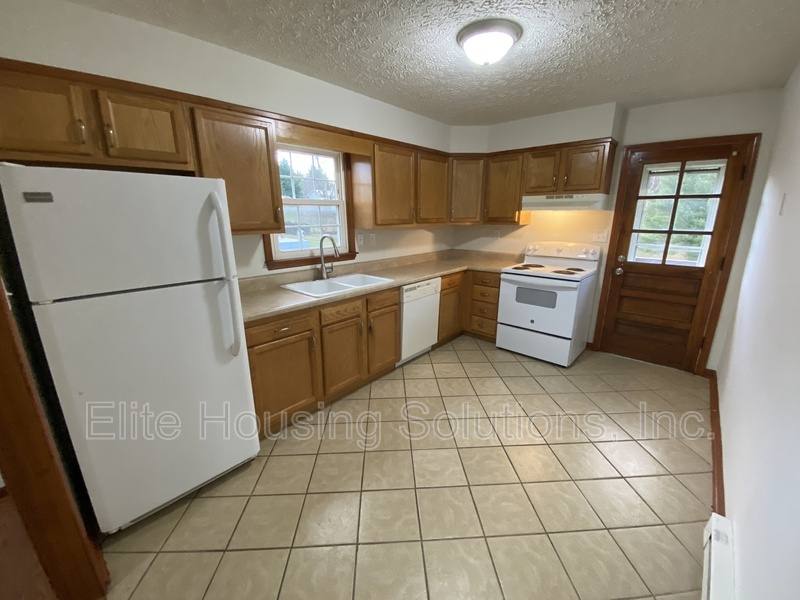 Apartment for rent at 120 W Marshall St #2, Wytheville, VA 24382