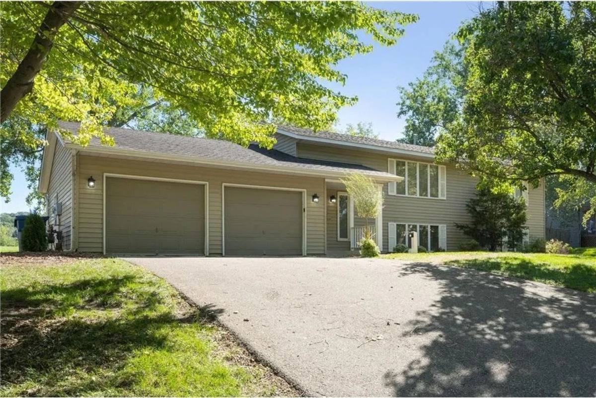 Townhouse for rent at 9830 Upper 161st St W, Lakeville, MN 55044