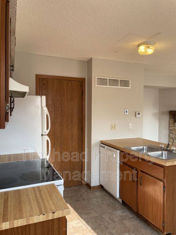 Apartment for rent at 8704 NW 82nd Terrace #B, Kansas City, MO 64152