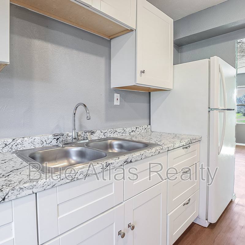 Apartment for rent at 1212 Riverview Dr #B, Irving, TX 75060