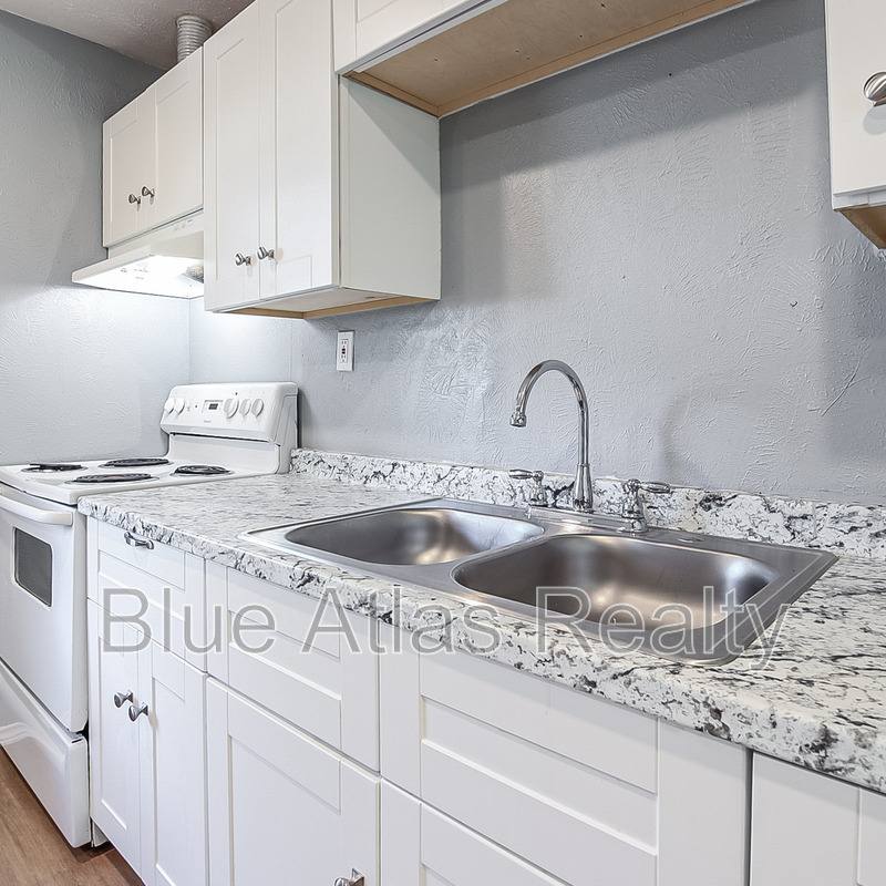 Apartment for rent at 1212 Riverview Dr #B, Irving, TX 75060