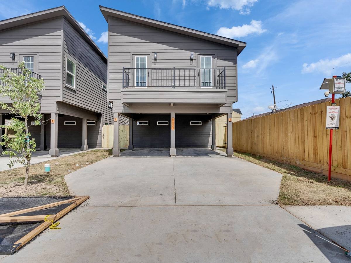 House for rent at 8625 Homewood Lane, Houston, TX 77028