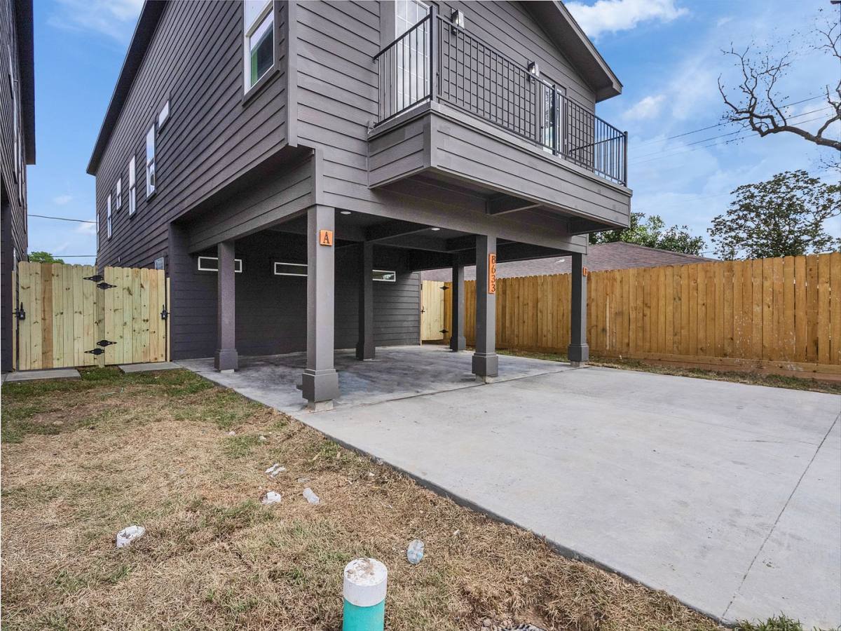 House for rent at 8625 Homewood Lane, Houston, TX 77028