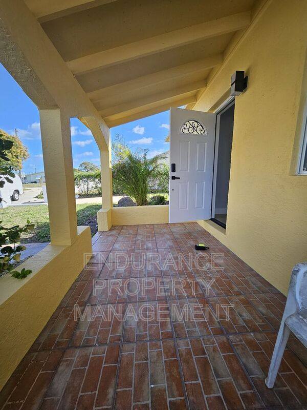 House for rent at 809 W 5th St, West Palm Beach, FL 33404