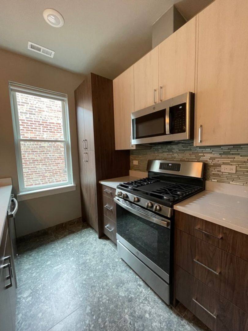 Apartment for rent at 6204 S Kimbark, Chicago, IL 60637