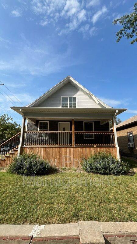 House for rent at 900 Charleston, Lincoln, NE 68508
