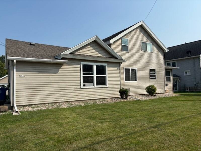 Apartment for rent at 1922-1928 Oregon St, Oshkosh, WI 54902