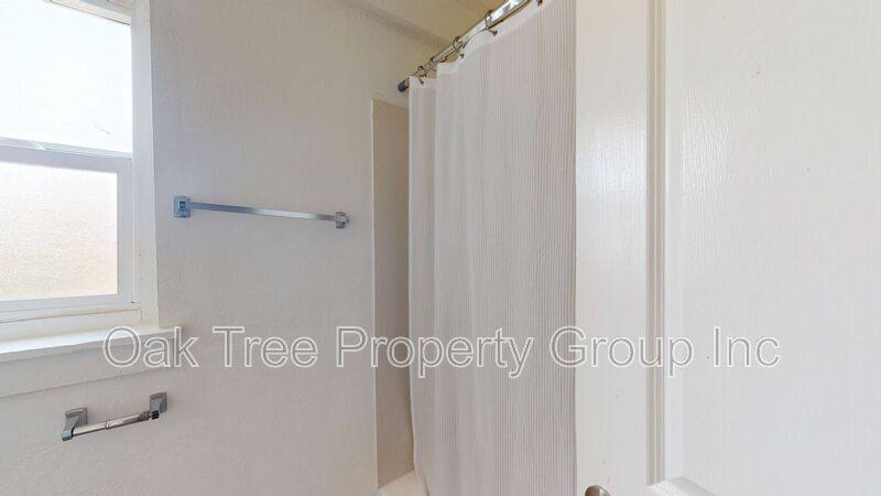 House for rent at 6621 Bancroft Ave, Oakland, CA 94605