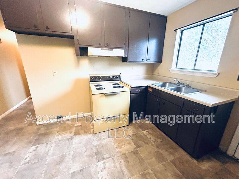Apartment for rent at 1707 Arlington Ave #B, Chattanooga, TN 37406