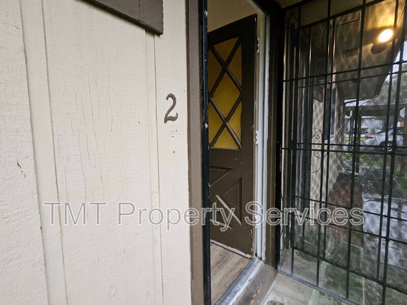 Apartment for rent at 2619 W Acacia St #2, Stockton, CA 95203