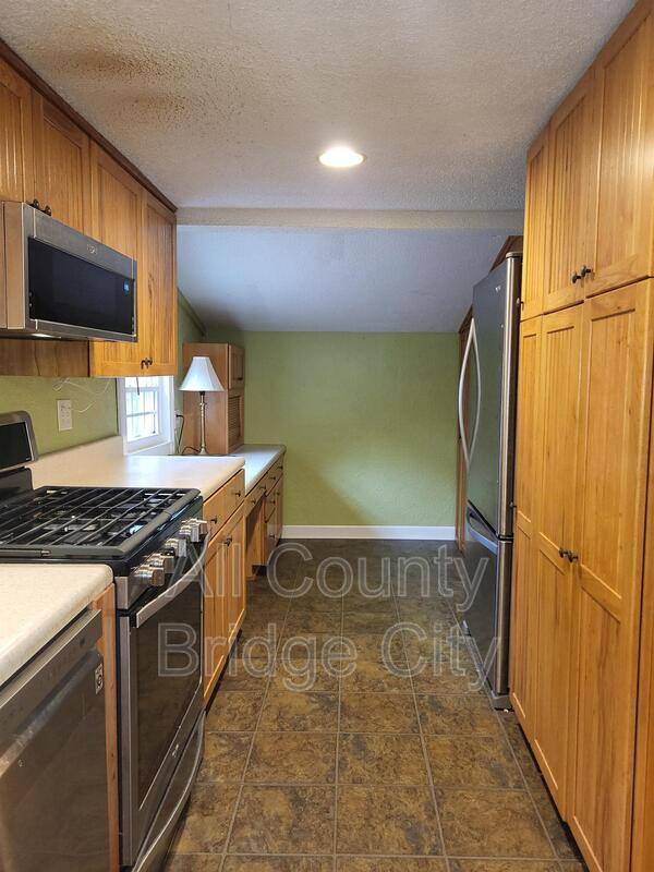 House for rent at 311 Retreat St, Westminster, SC 29693