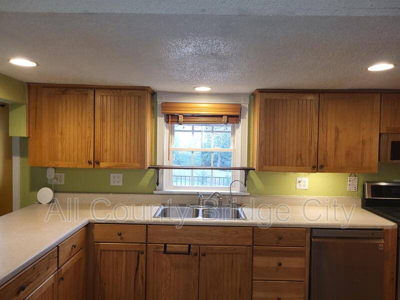 House for rent at 311 Retreat St, Westminster, SC 29693
