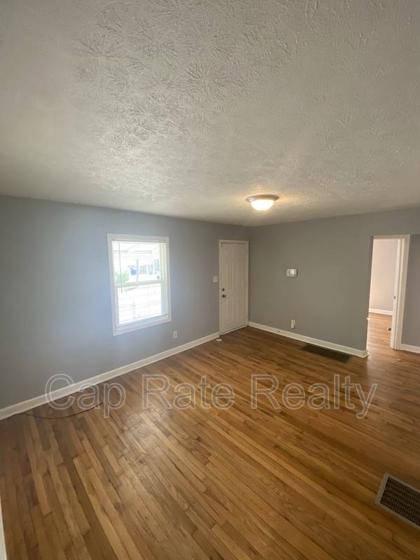House for rent at 2299 Hamilton Ave, Columbus, OH 43211