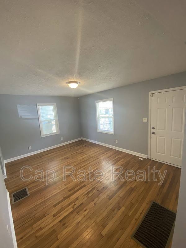 House for rent at 2299 Hamilton Ave, Columbus, OH 43211