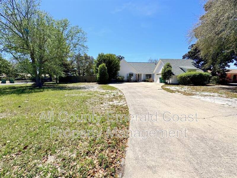 House for rent at 710 Swan Lane, Destin, FL 32541