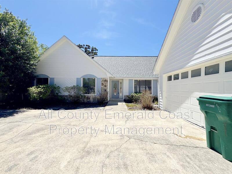 House for rent at 710 Swan Lane, Destin, FL 32541