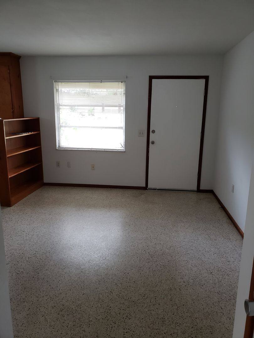 Apartment for rent at 6th Ave, Zephyrhills, FL 33542