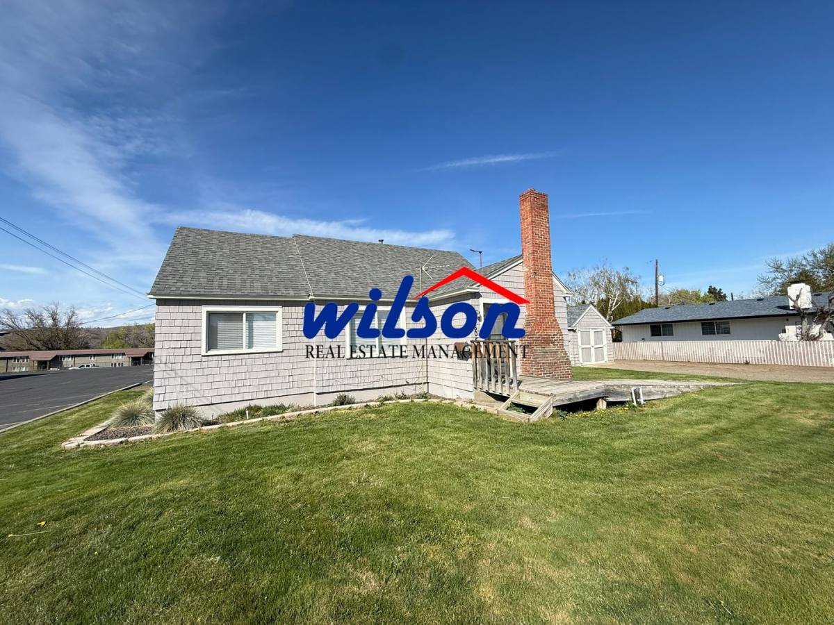 House for rent at 2605 W Lincoln Ave, Yakima, WA 98902