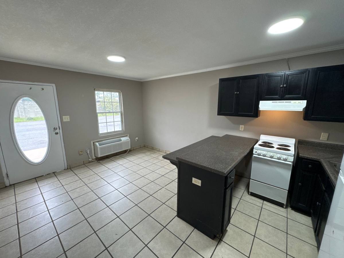 Apartment for rent at 100 Kittrell St, Dublin, GA 31021
