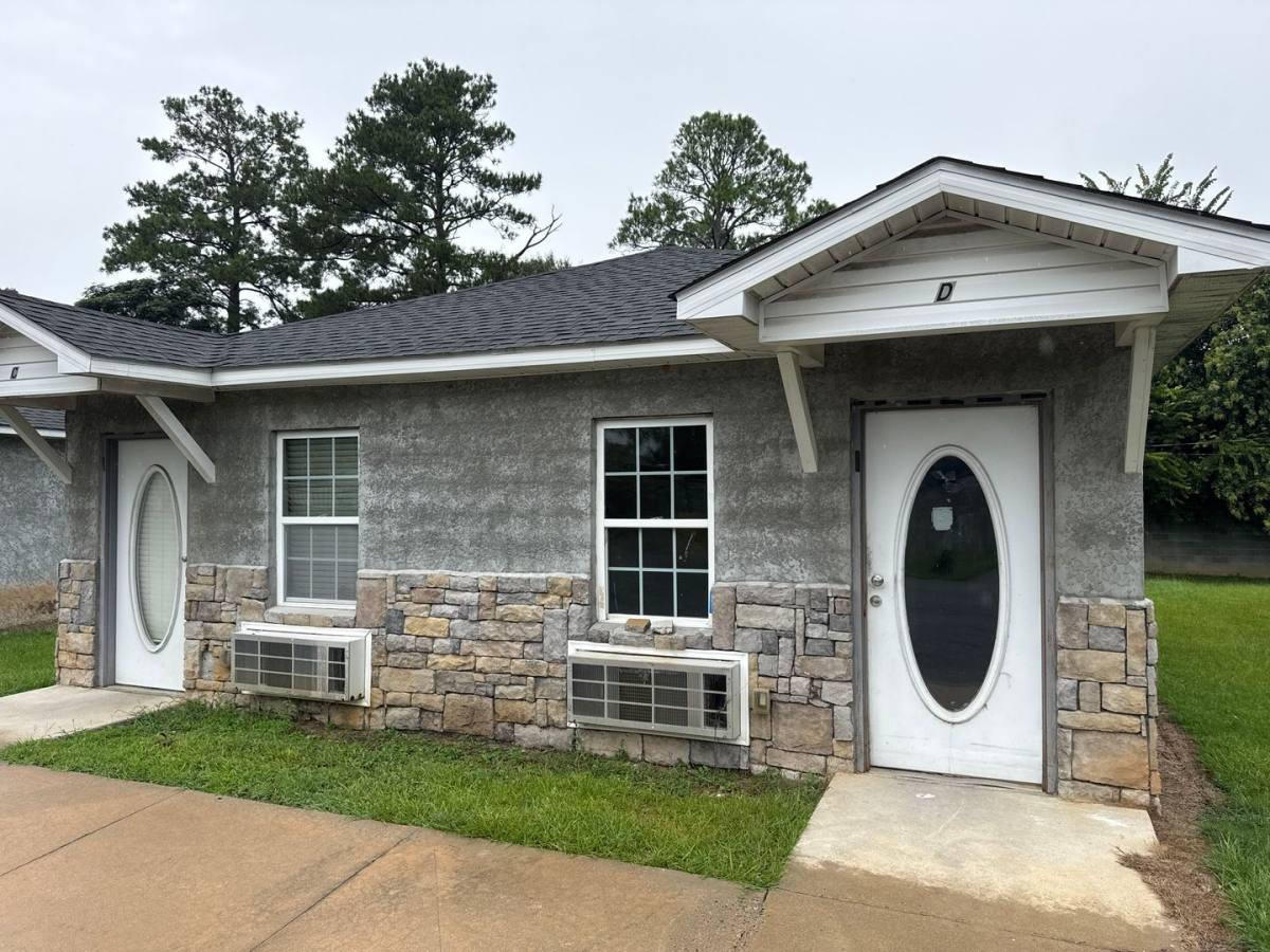 Apartment for rent at 100 Kittrell St, Dublin, GA 31021