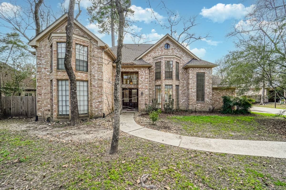 House for rent at 67 N Skyflower Court, Spring, TX 77381