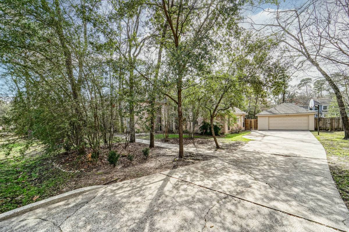 House for rent at 67 N Skyflower Court, Spring, TX 77381