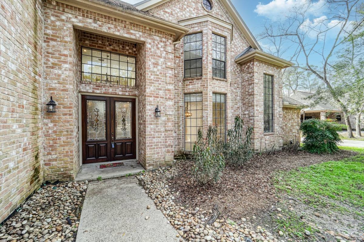 House for rent at 67 N Skyflower Court, Spring, TX 77381