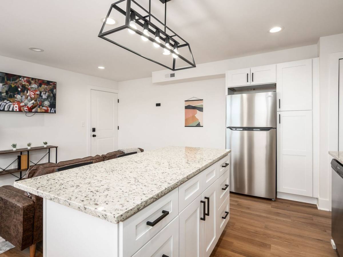 Apartment for rent at 1656 E Livingston Ave, Columbus, OH 43205
