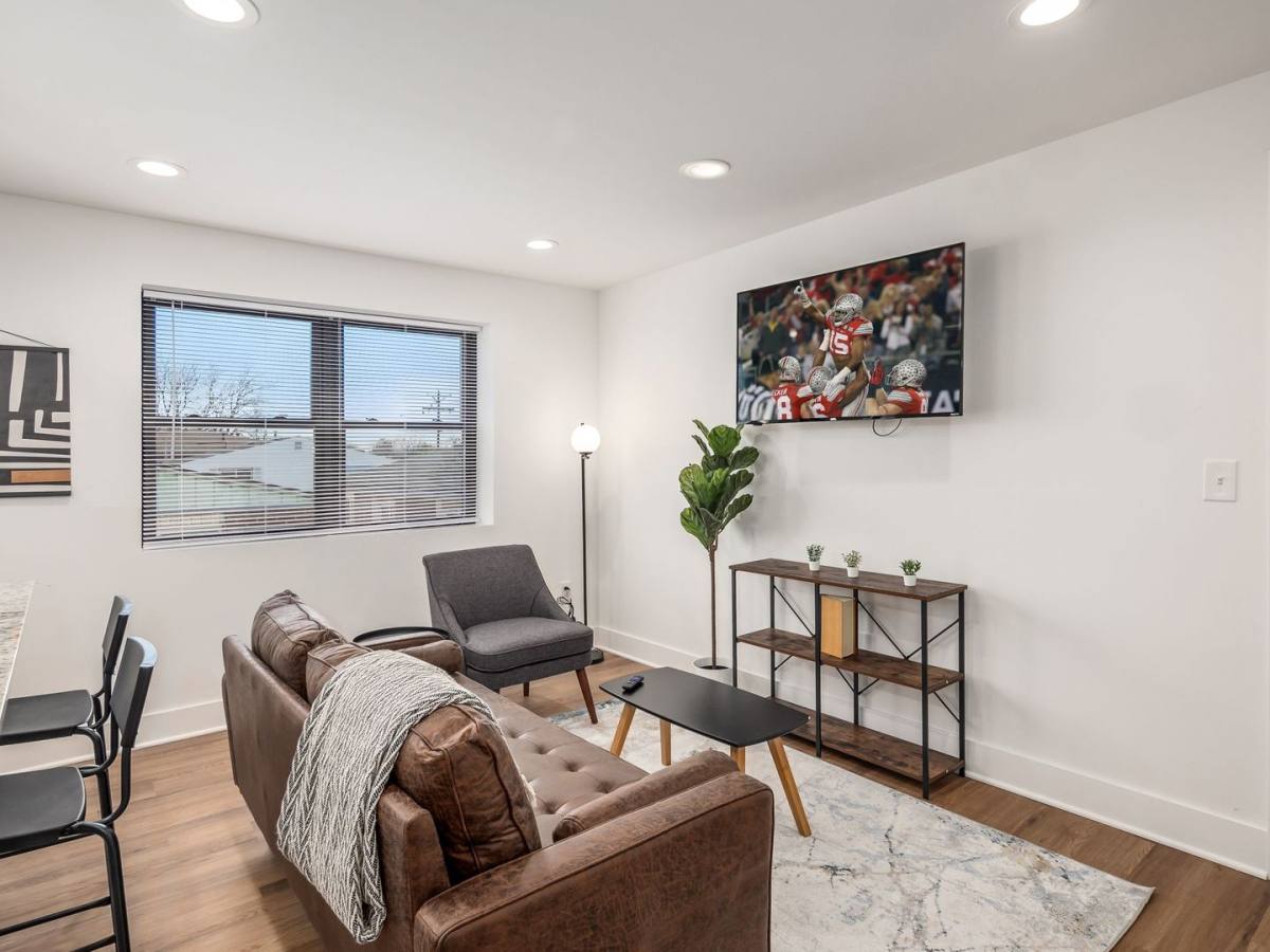 Apartment for rent at 1656 E Livingston Ave, Columbus, OH 43205