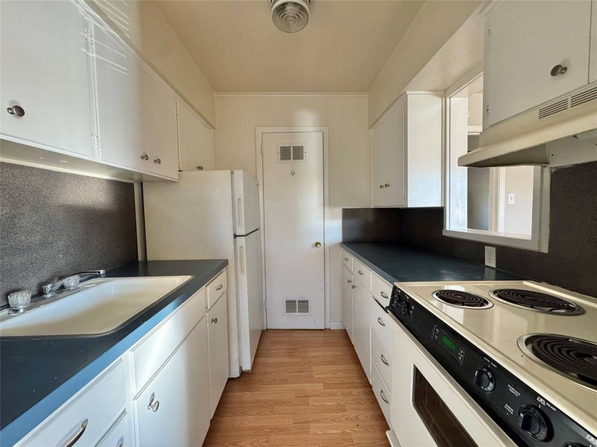 Apartment for rent at 1112 1116 Eagle; 804 Welch; 805 Central, Denton, TX 76201