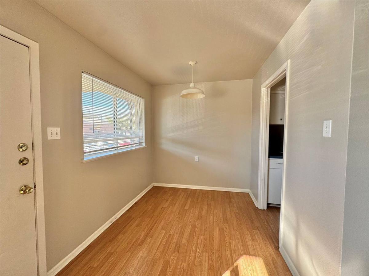 Apartment for rent at 1112 1116 Eagle; 804 Welch; 805 Central, Denton, TX 76201