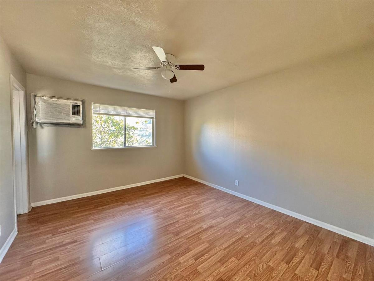 Apartment for rent at 1112 1116 Eagle; 804 Welch; 805 Central, Denton, TX 76201