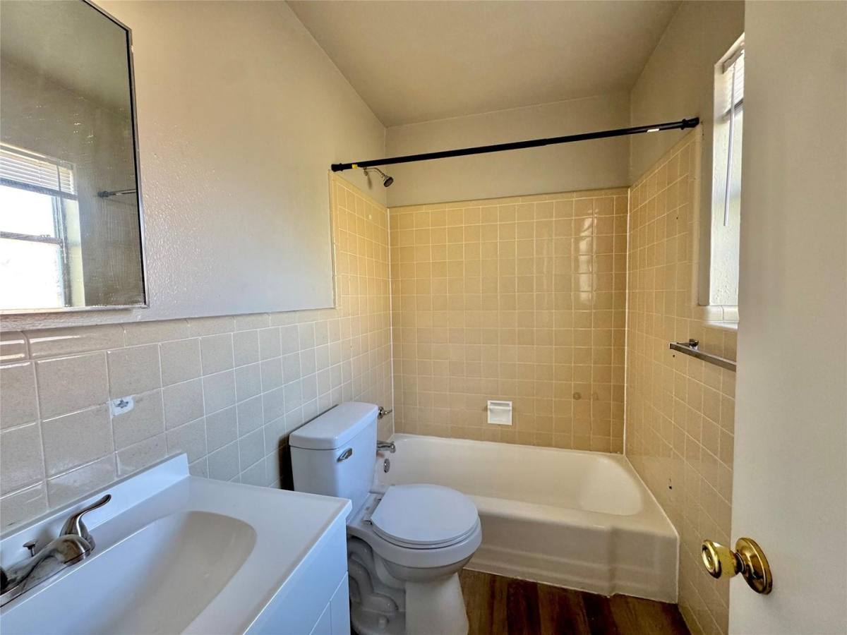 Apartment for rent at 1112 1116 Eagle; 804 Welch; 805 Central, Denton, TX 76201