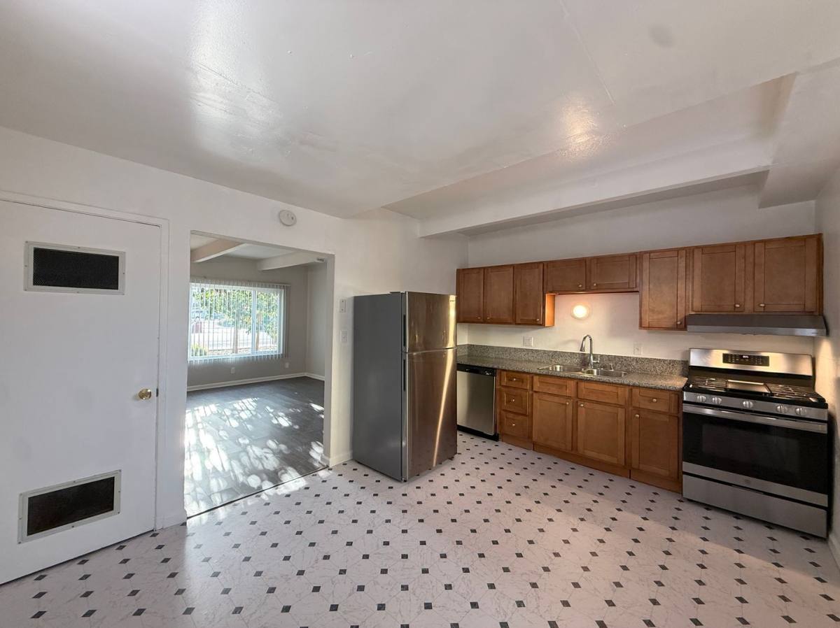 Townhouse for rent at 22189-22211 S Garden Ave, Hayward, CA 94541