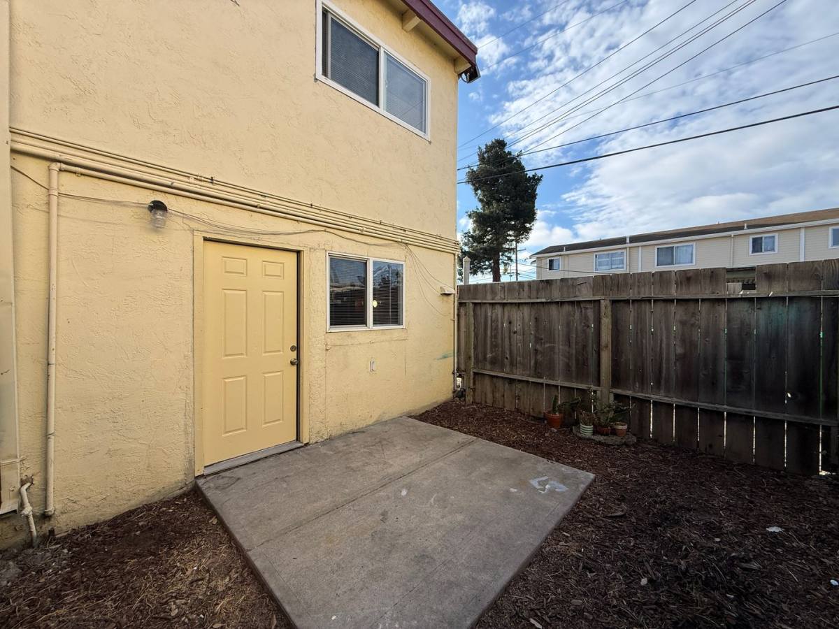 Townhouse for rent at 22189-22211 S Garden Ave, Hayward, CA 94541