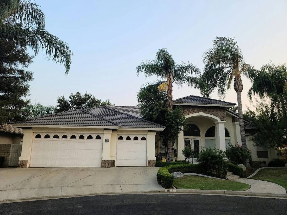 House for rent at 11217 Chiswick Court, Bakersfield, CA 93311
