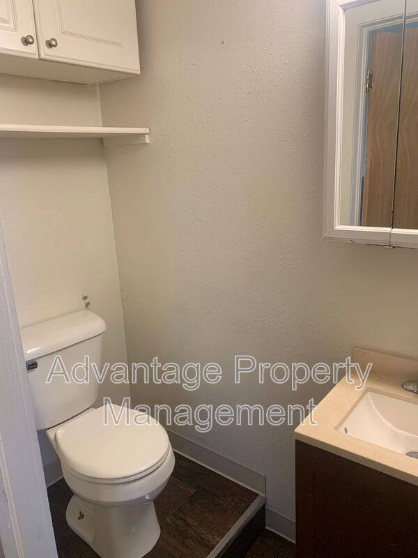 Apartment for rent at 324 Calapooia St SW #1, Albany, OR 97321