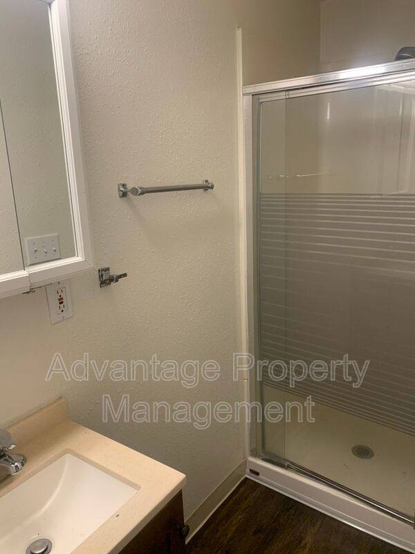 Apartment for rent at 324 Calapooia St SW #1, Albany, OR 97321