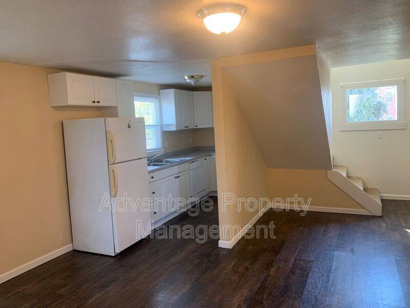 Apartment for rent at 324 Calapooia St SW #1, Albany, OR 97321