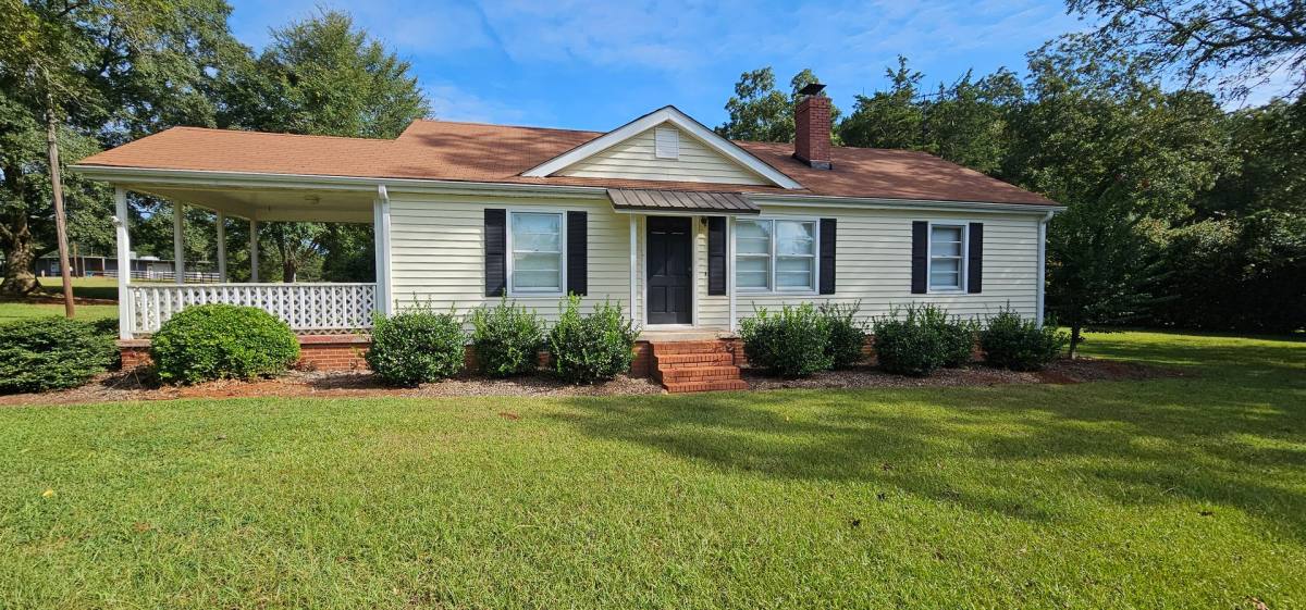 House for rent at 38 Pickard Rd, Thomaston, GA 30286