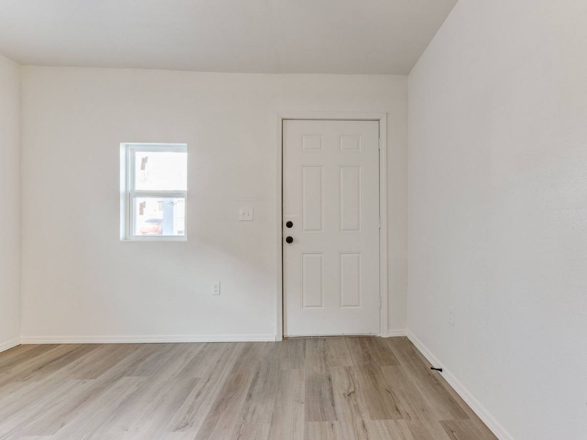 House for rent at 1330 NE 7th St, Oklahoma City, OK 73117