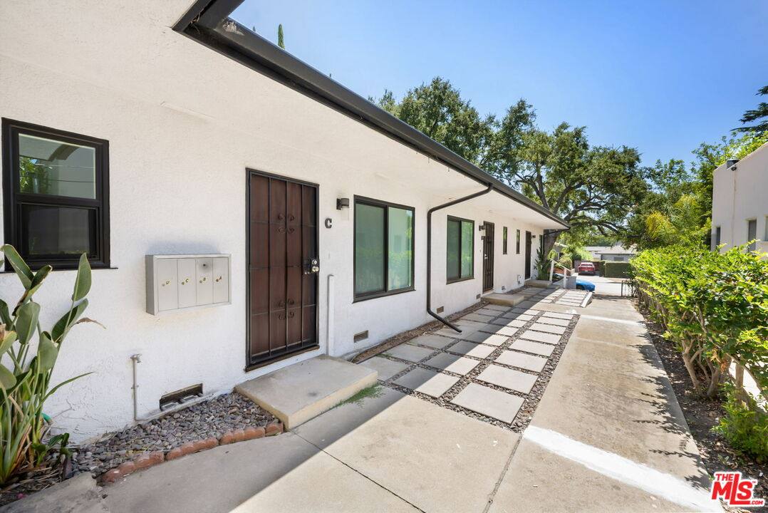 Apartment for rent at 2007 E Villa St, Pasadena, CA 91107