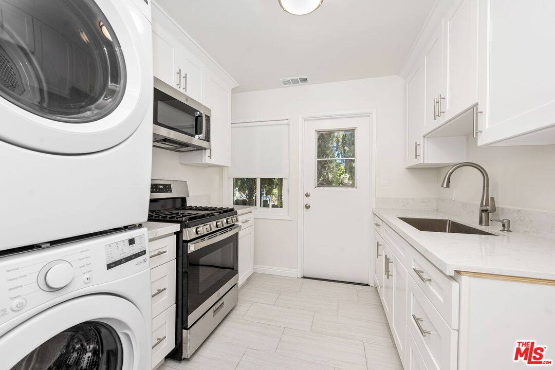Apartment for rent at 2007 E Villa St, Pasadena, CA 91107