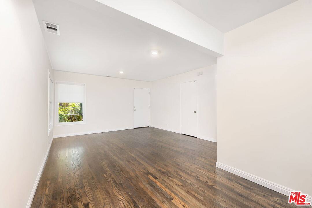 Apartment for rent at 2007 E Villa St, Pasadena, CA 91107